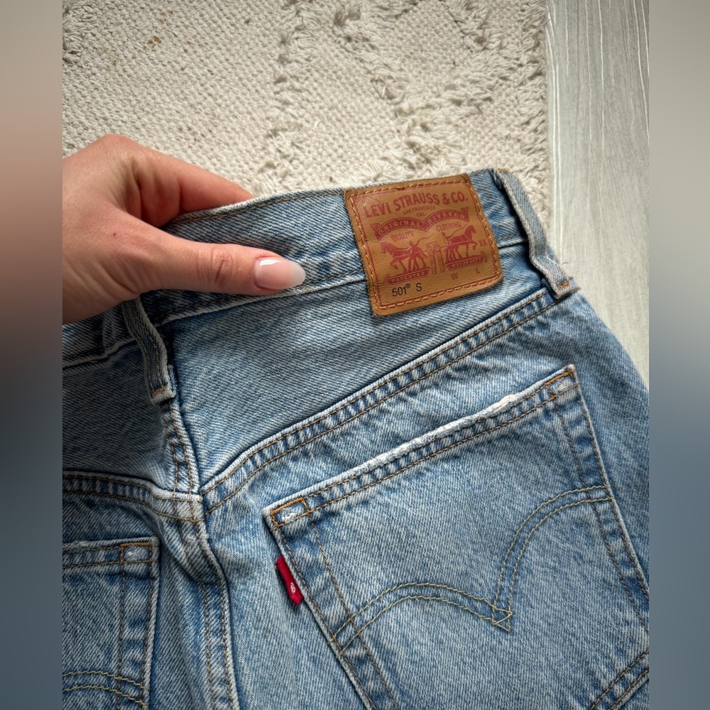 LEVI’s 501 ripped jeans, size 26